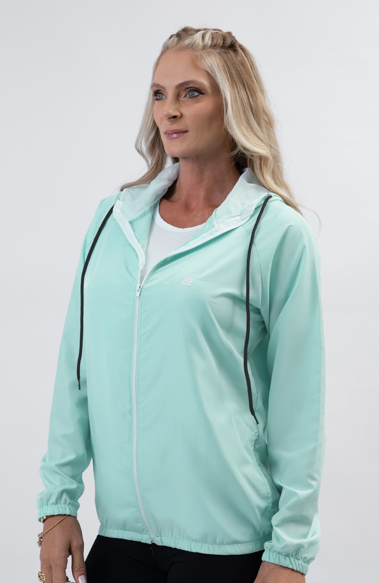 Jaqueta Corta Vento Feminina Logo