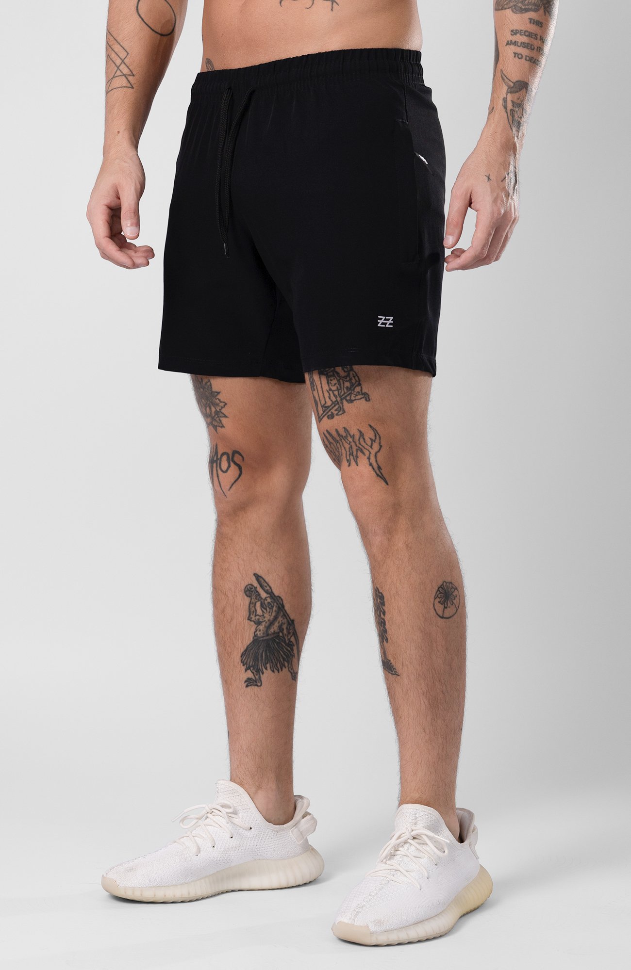 Bermuda Masculina Com Zíper Logo - Preto